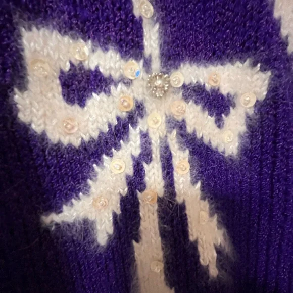 Vintage Cute Purple Sweater with White Bows - Picture 2 of 7